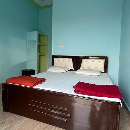 Hotel Vijay Palace Ayodhya 外观 照片