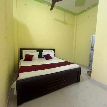 Hotel Vijay Palace Ayodhya 外观 照片