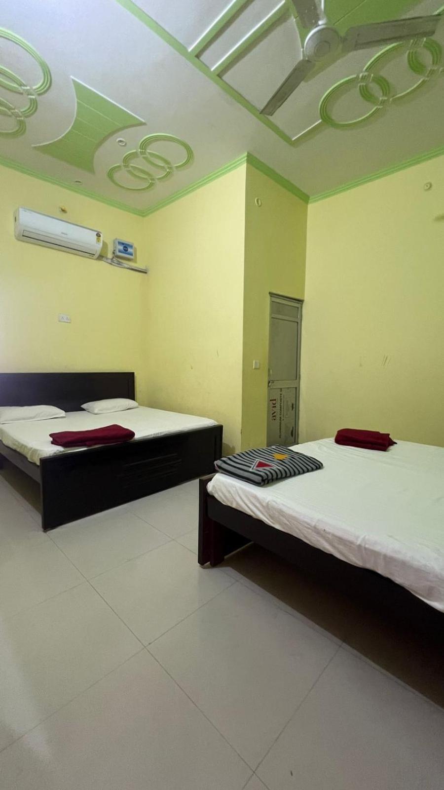 Hotel Vijay Palace Ayodhya 外观 照片