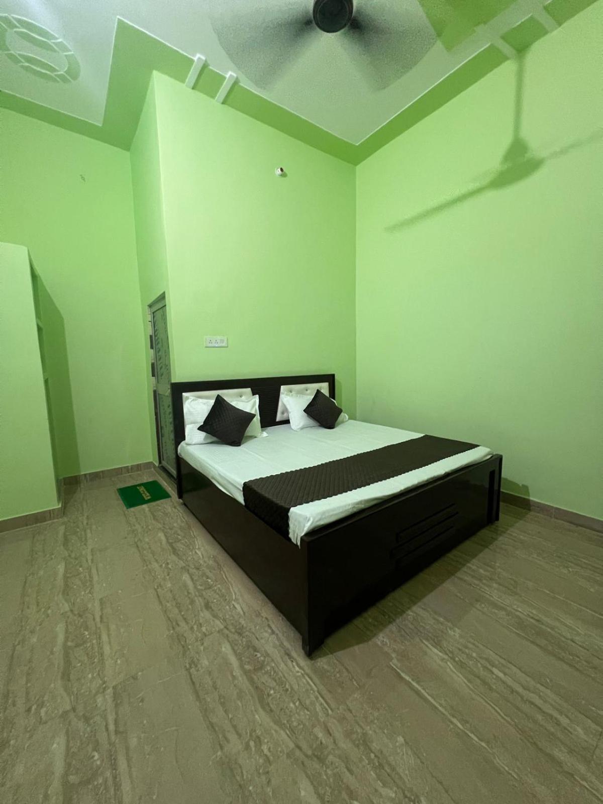 Hotel Vijay Palace Ayodhya 外观 照片