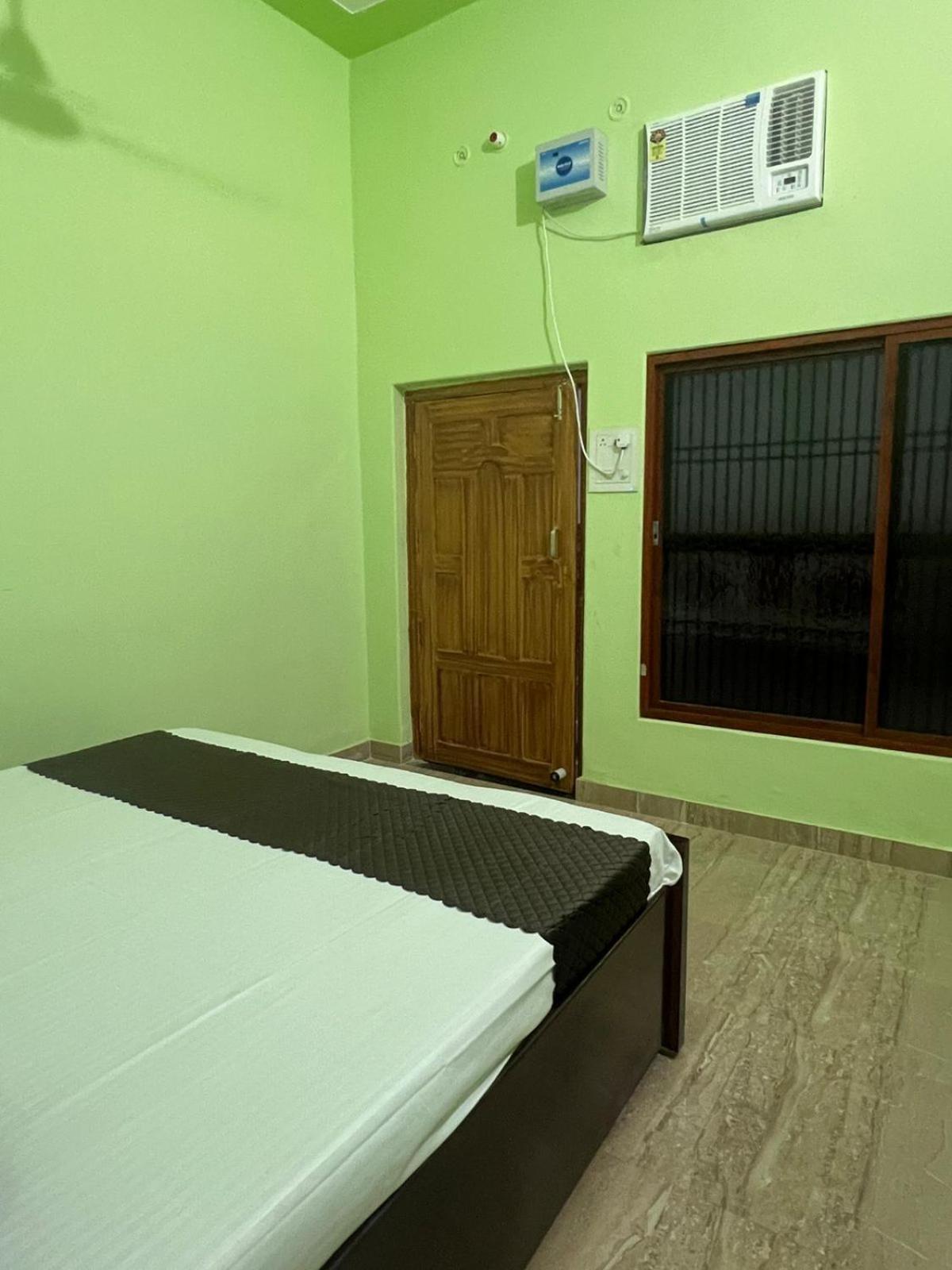 Hotel Vijay Palace Ayodhya 外观 照片
