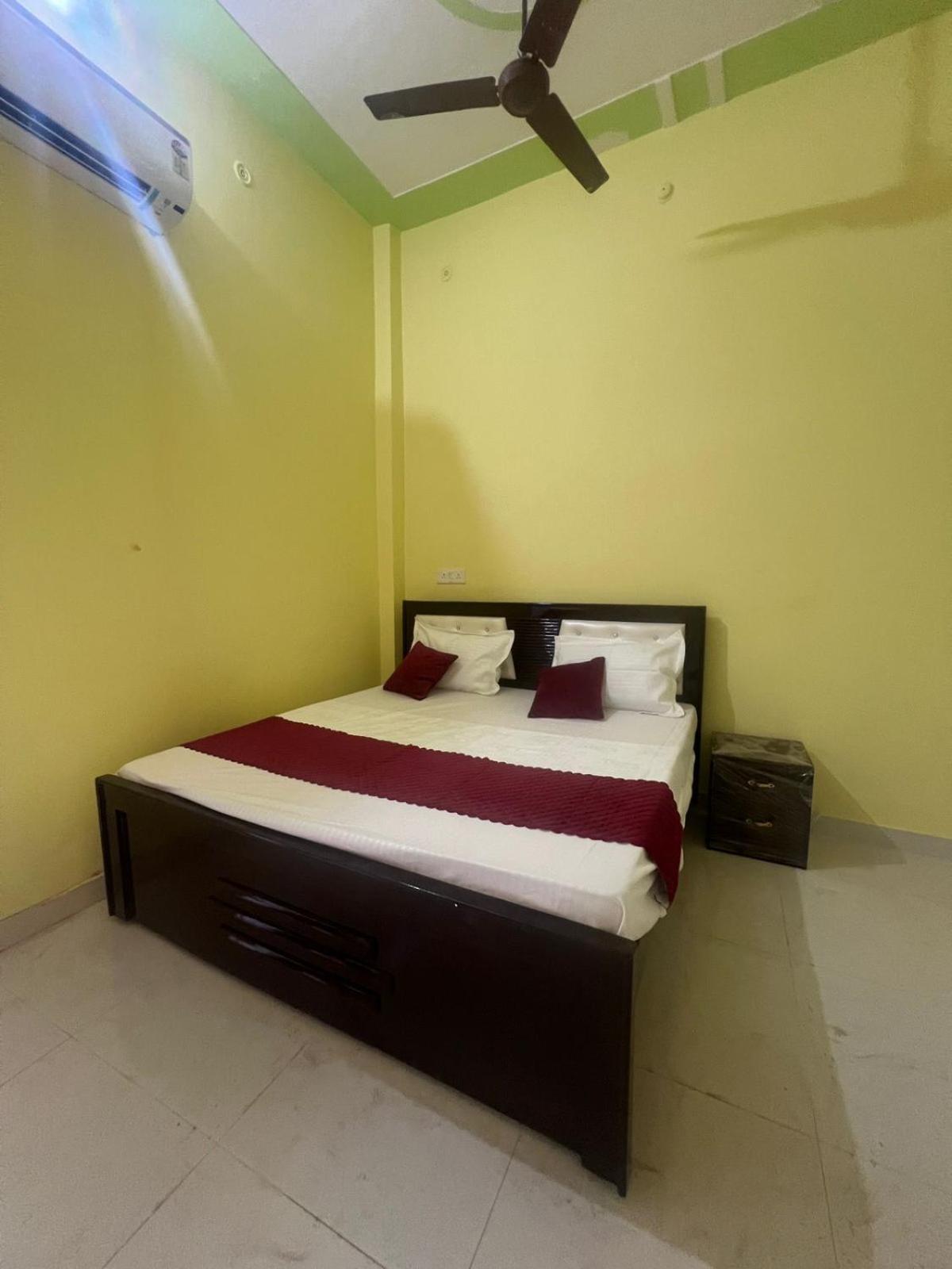 Hotel Vijay Palace Ayodhya 外观 照片