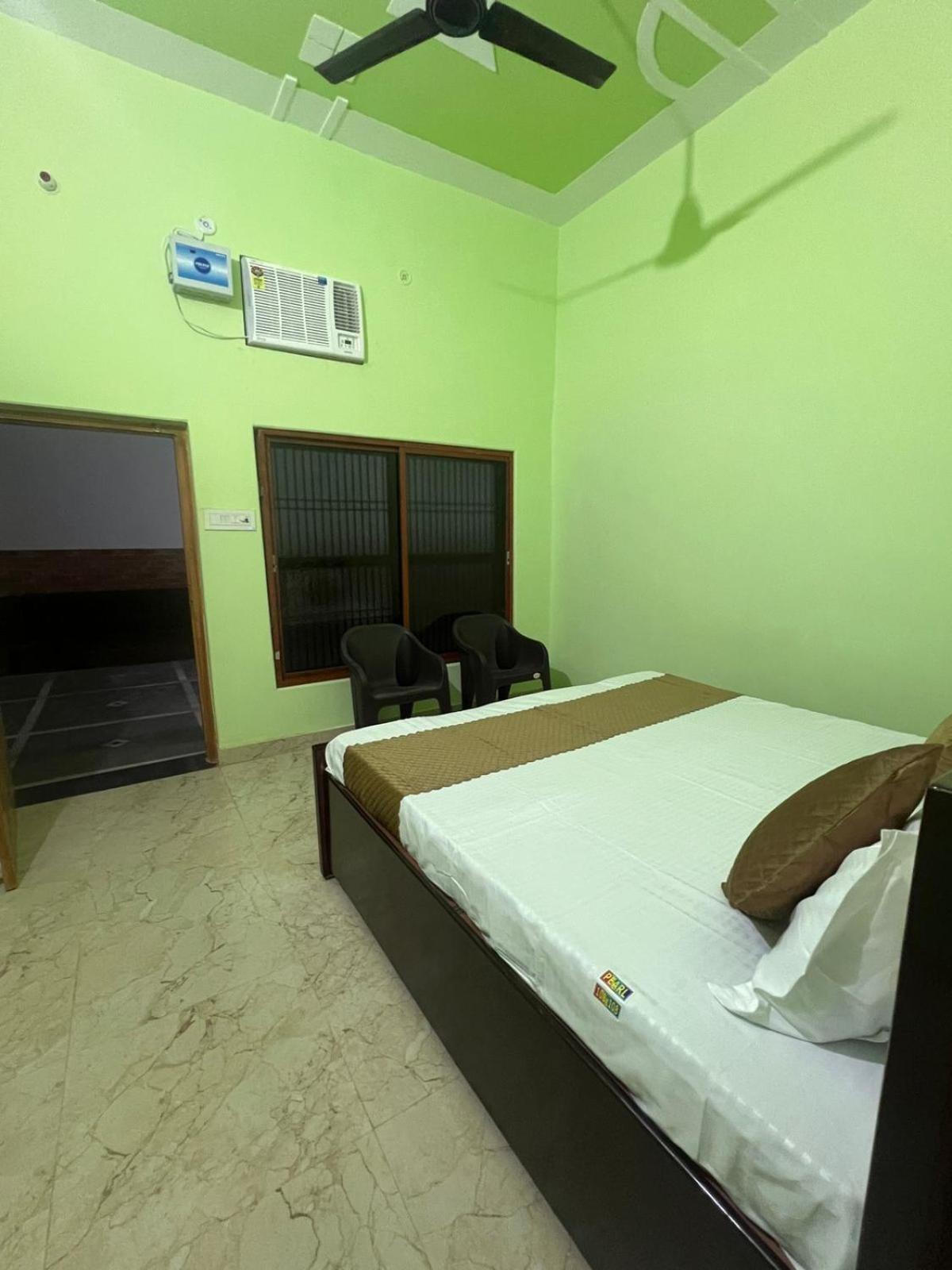 Hotel Vijay Palace Ayodhya 外观 照片